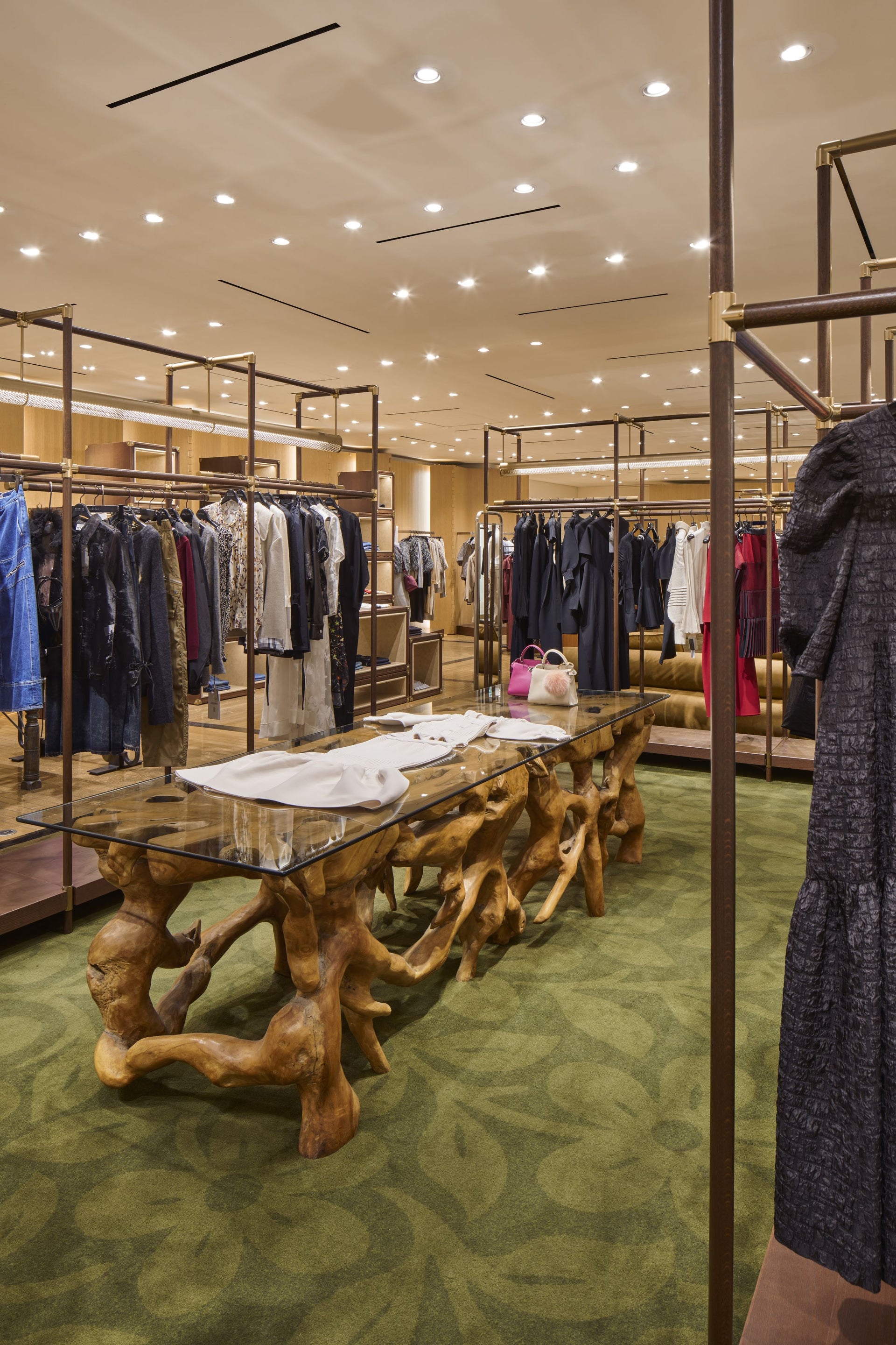 バーニーズニューヨーク銀座本店 1・2階リニューアル